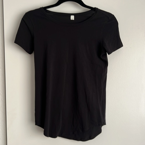🚫SOLD🚫Lululemon Black Scoop T-Shirt - Picture 2 of 4